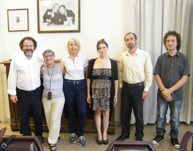 da destra - Gianni Raniolo (pres. ass. Eufonica), Firrincieli, Assessore Campo, F. Schininà, Dormiente, Salvatore Schembari (Fond. Archi)